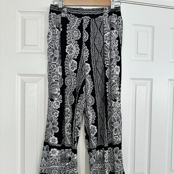Laundry by Shelli Segal Pull On Cropped Pant - Picture 1 of 6